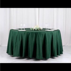 120" Hunter Green Polyester Round Tablecloth